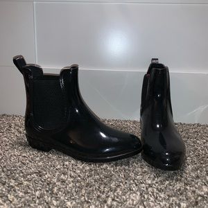 Black rain booties